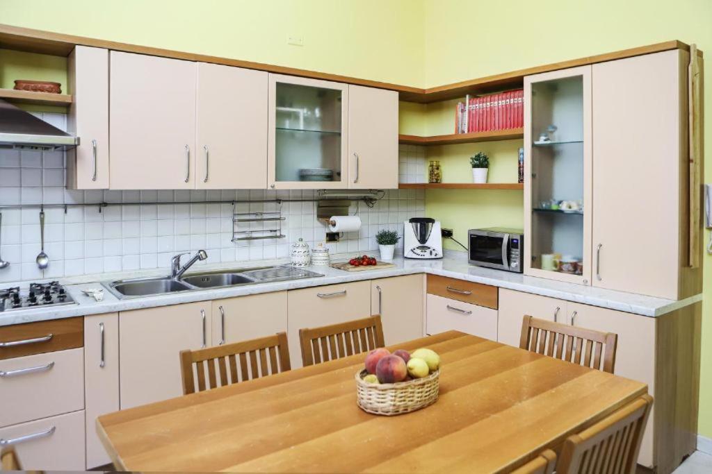 Cuorenapoletano Apartment เนเปิลส์ ภายนอก รูปภาพ